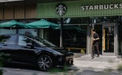 黑武士版理想i8官曝 李想本人当车模：手拿一杯星巴克！