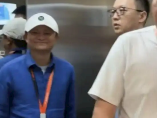 马云现身饿了么工区 吴泳铭陪同 或是参加淘宝闪购周会！