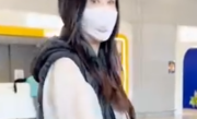 王祖贤现身上海 眉眼美丽气质优雅！