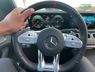 奔驰高速上遭远程熄火劫车 奔驰回应：原厂功能无法行驶中远程熄火！