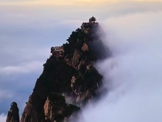 老君山再现“阴阳分界线”:画面震撼!