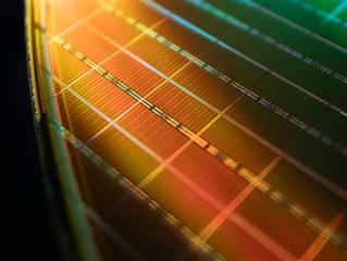 内存价格大涨15%以上 三星Q3利润远超预期：三年来最高！